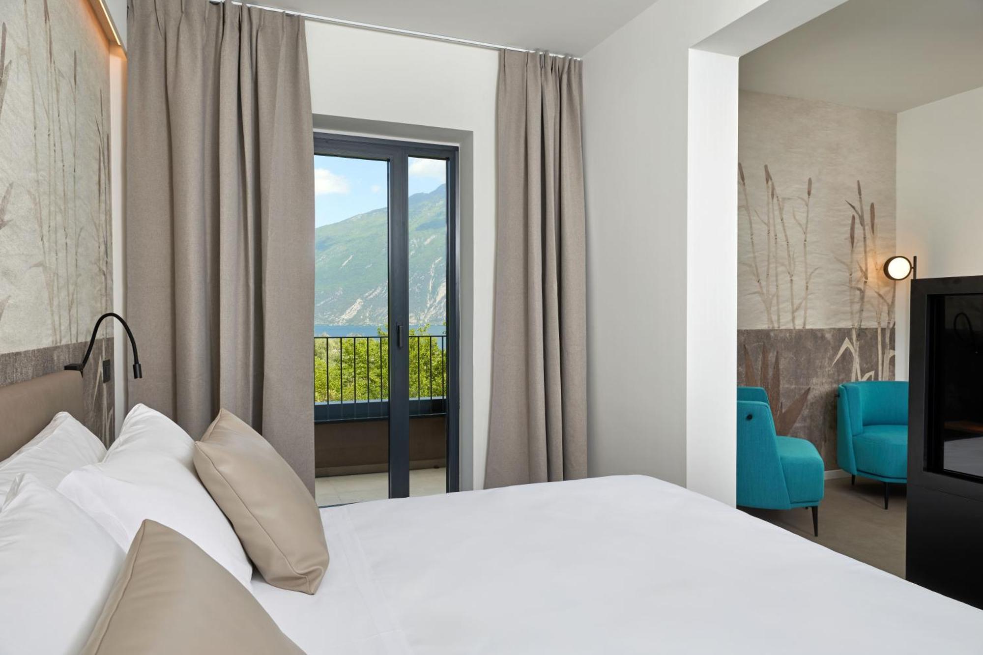 Hotel Royal Village Limone sul Garda Bagian luar foto
